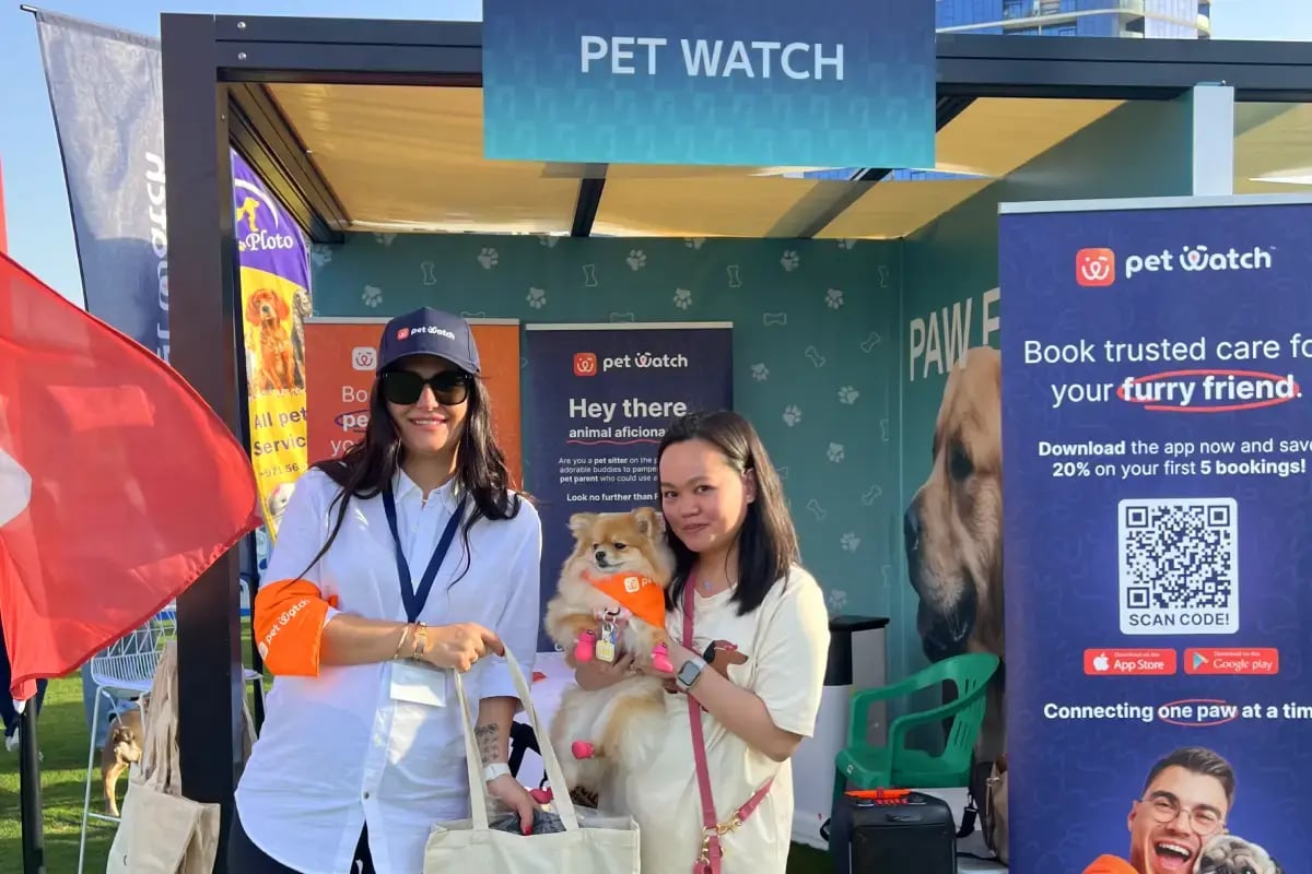 01-Pet-Watch-Stand-at-Pet-Festival-Abu-Dhabi-2025-with-Pet-Watch-founder-and-pet-parent