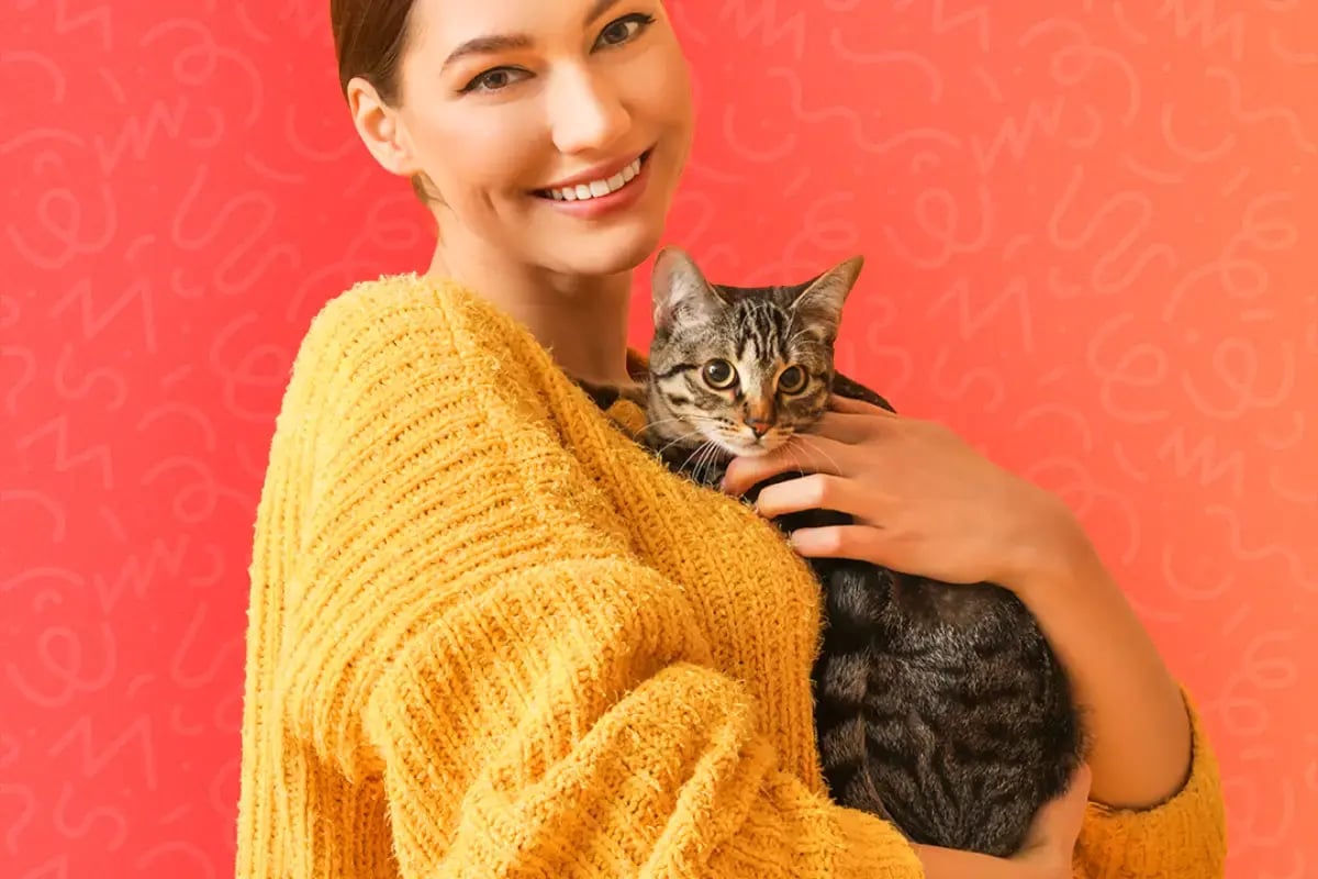 03-Cat-Non-Verbal-Communication-cat-sitter-and-cat-at-pet-watch